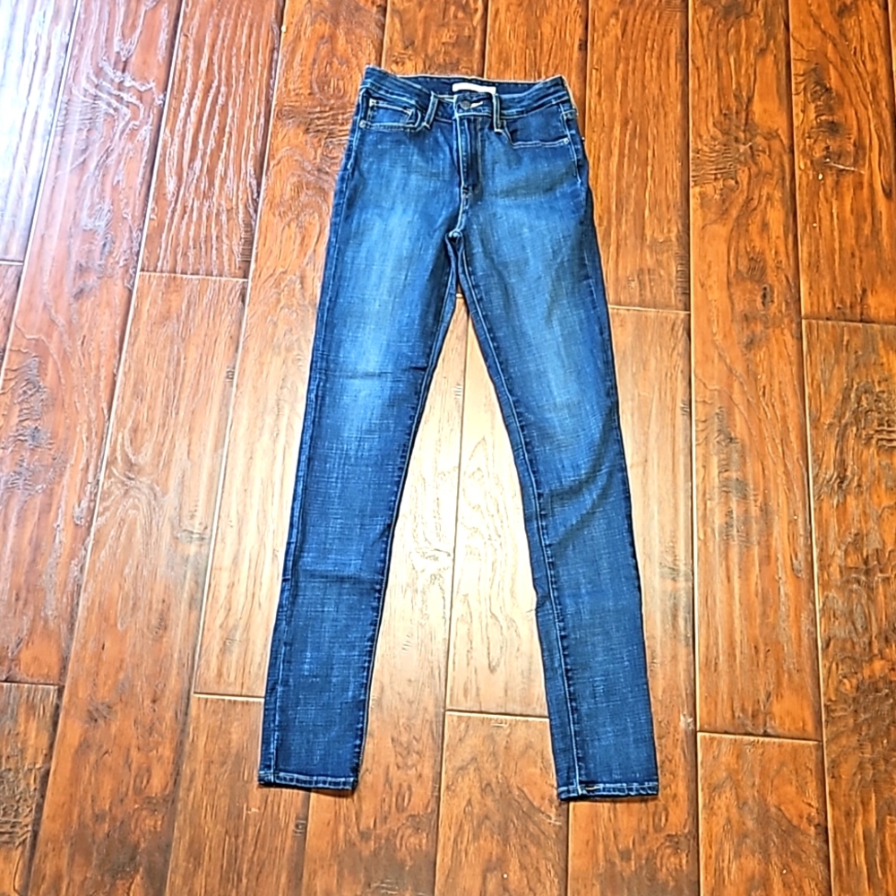 Levi High Rise Skinny 29